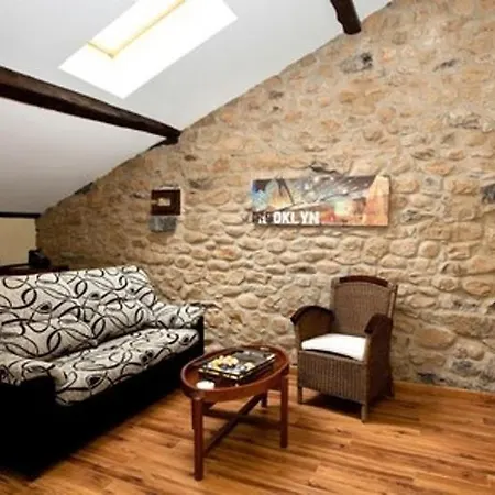 Residencial Los Mantos Apartamento Alceda